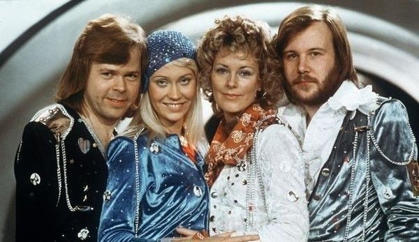 Souvenirs/INTERNATIONAL MUSIC § LE GROUPE ABBA  &