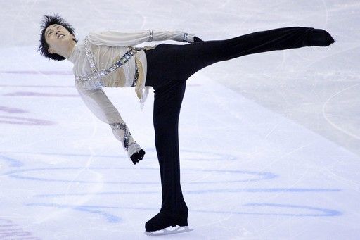 championnats-d-europe-de-patinage-artistique-2012-joubert-et-amodio-au-pied-257586.jpg